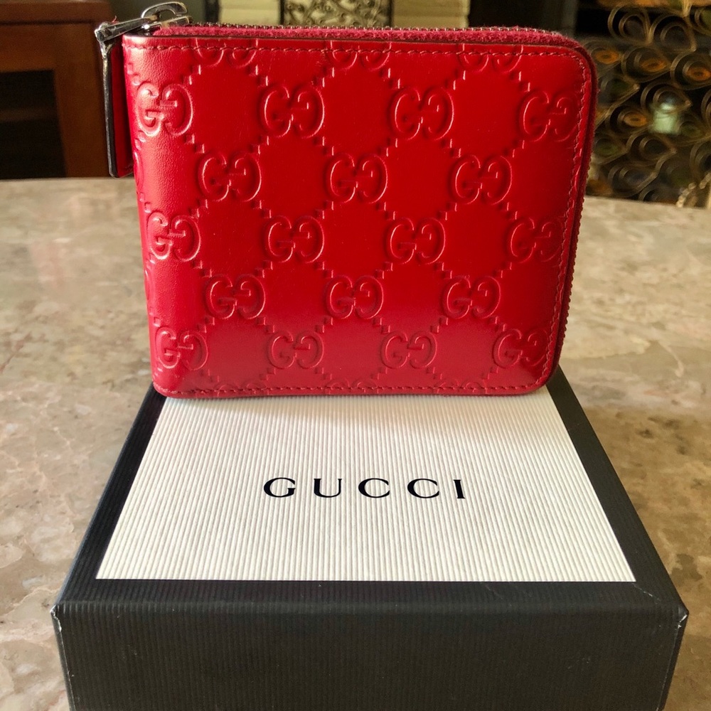 Red Gucci Zip Wallet